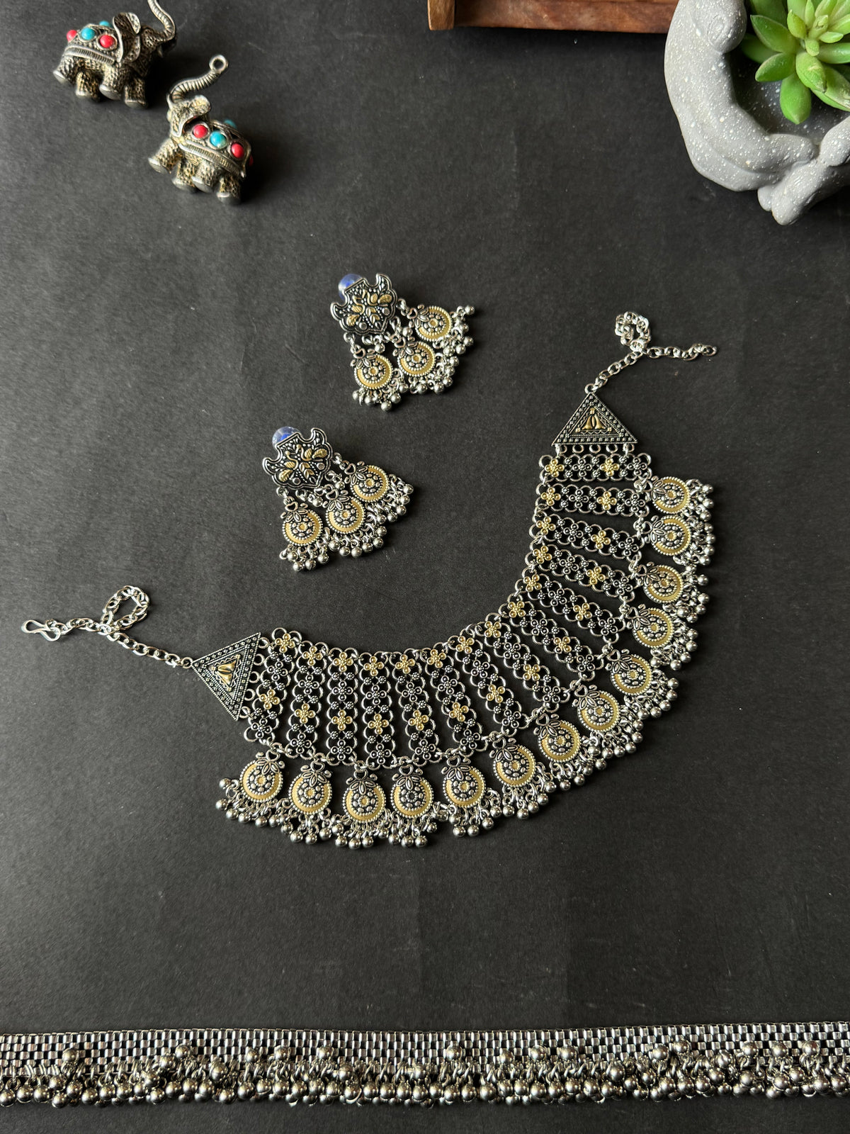01 - Navrang Dual Tone statement choker set